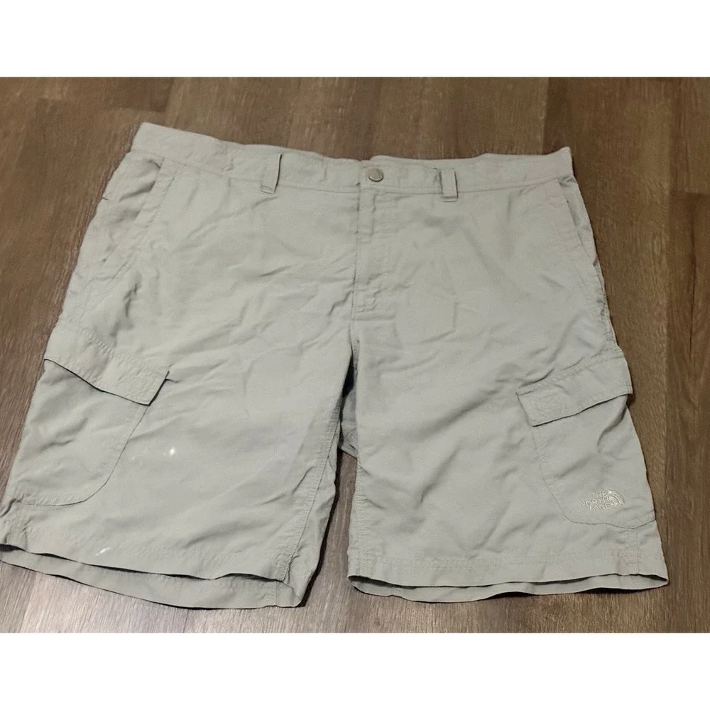 The North Face Shorts Mens 40 Beige Ripstop Cargo Pocket Hiking Outdoor‎ Nylon